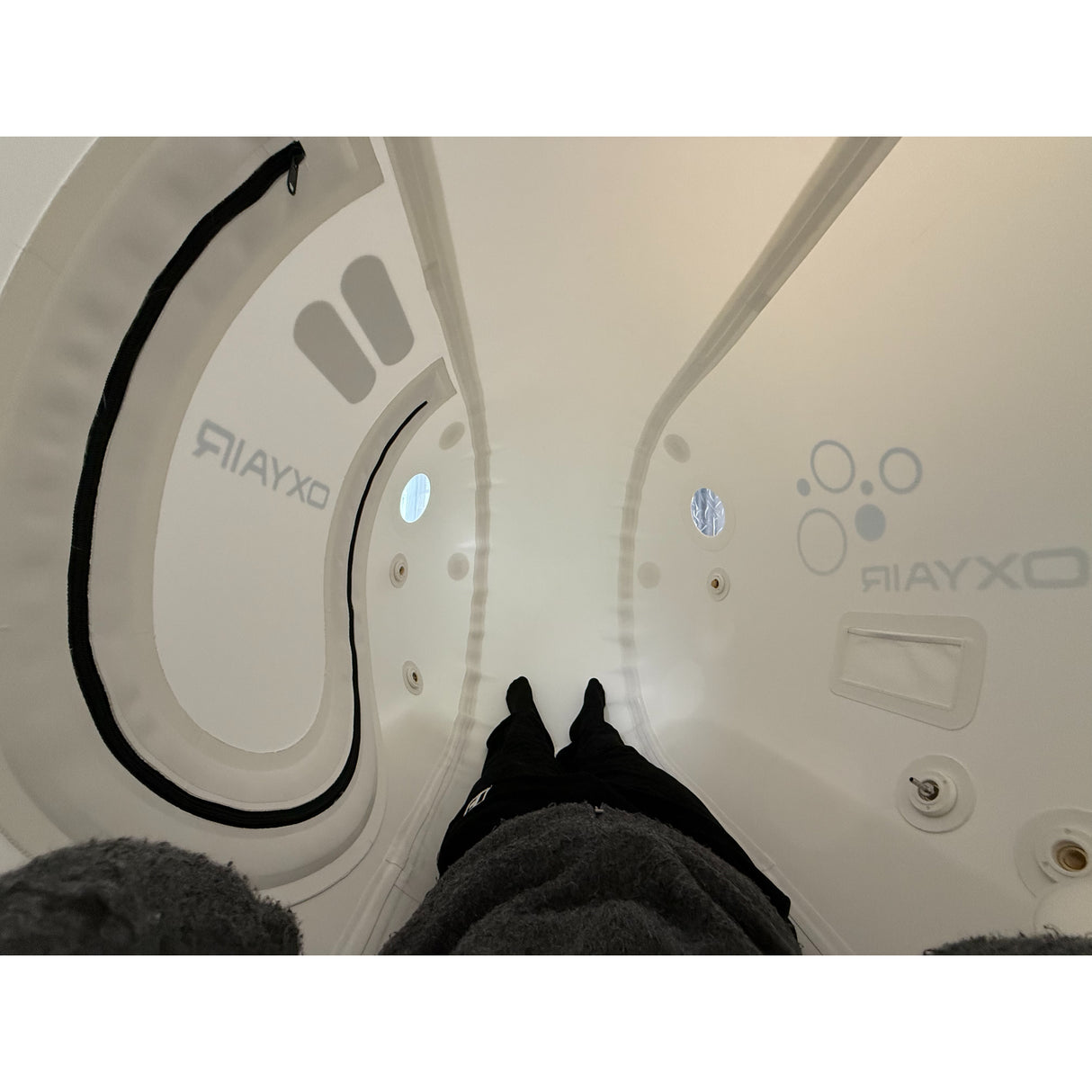 Oxyair - 1.3ATA/1.5ATA Soft Sitting and Lying Hyperbaric Chamber - OLV-RZT01