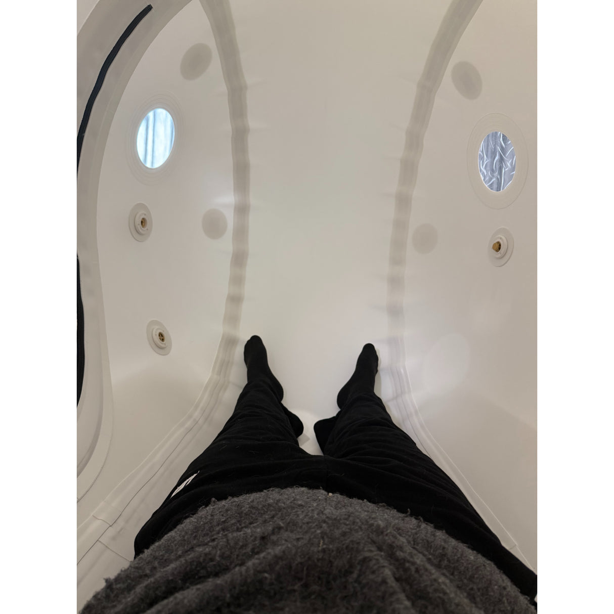 Oxyair - 1.3ATA/1.5ATA Soft Sitting and Lying Hyperbaric Chamber - OLV-RZT01