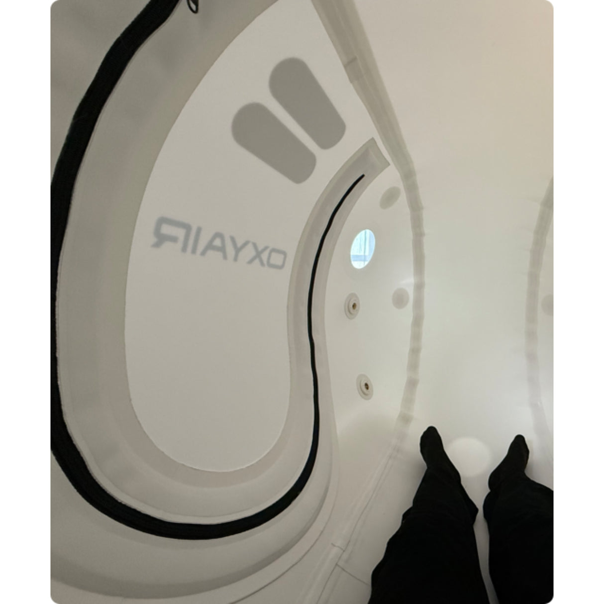 Oxyair - 1.3ATA/1.5ATA Soft Sitting and Lying Hyperbaric Chamber - OLV-RZT01