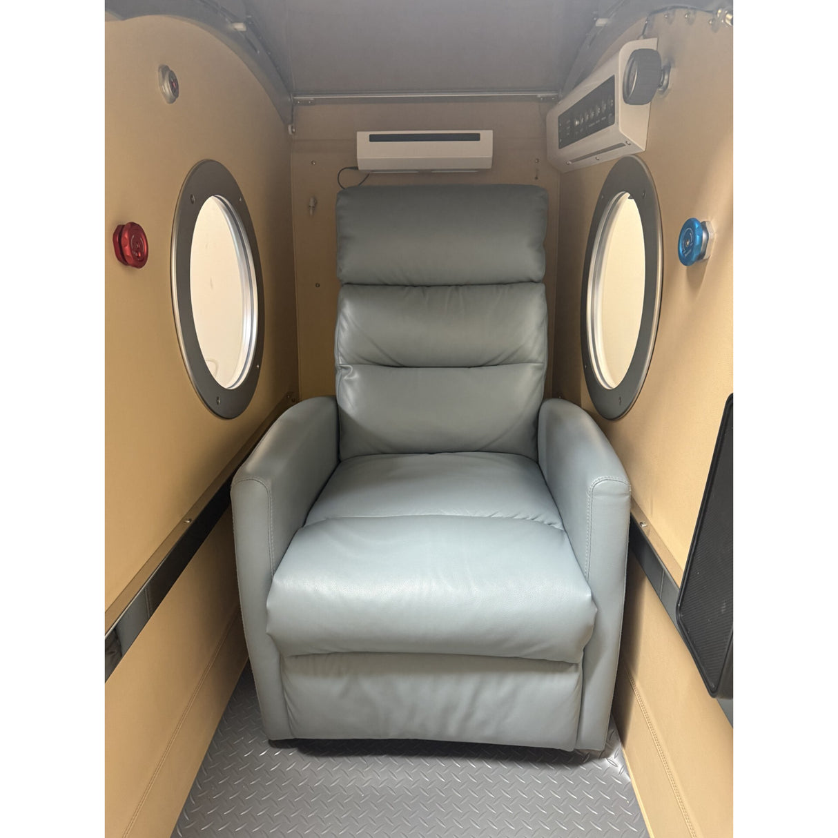 *Pre-Owned* IN STOCK OXYREVO Space60 2.0ATA Hard Sitting Hyperbaric Chamber
