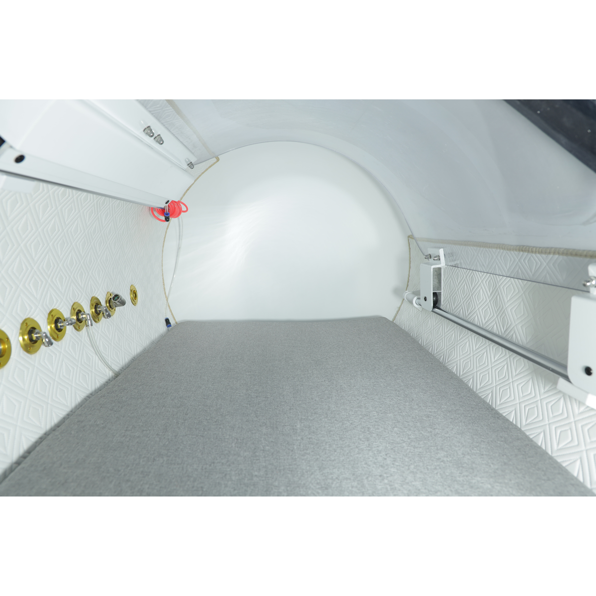 Oxyair - 2.0ATA Hard Shell HBOT Hyperbaric Chamber - OLV-YTD04
