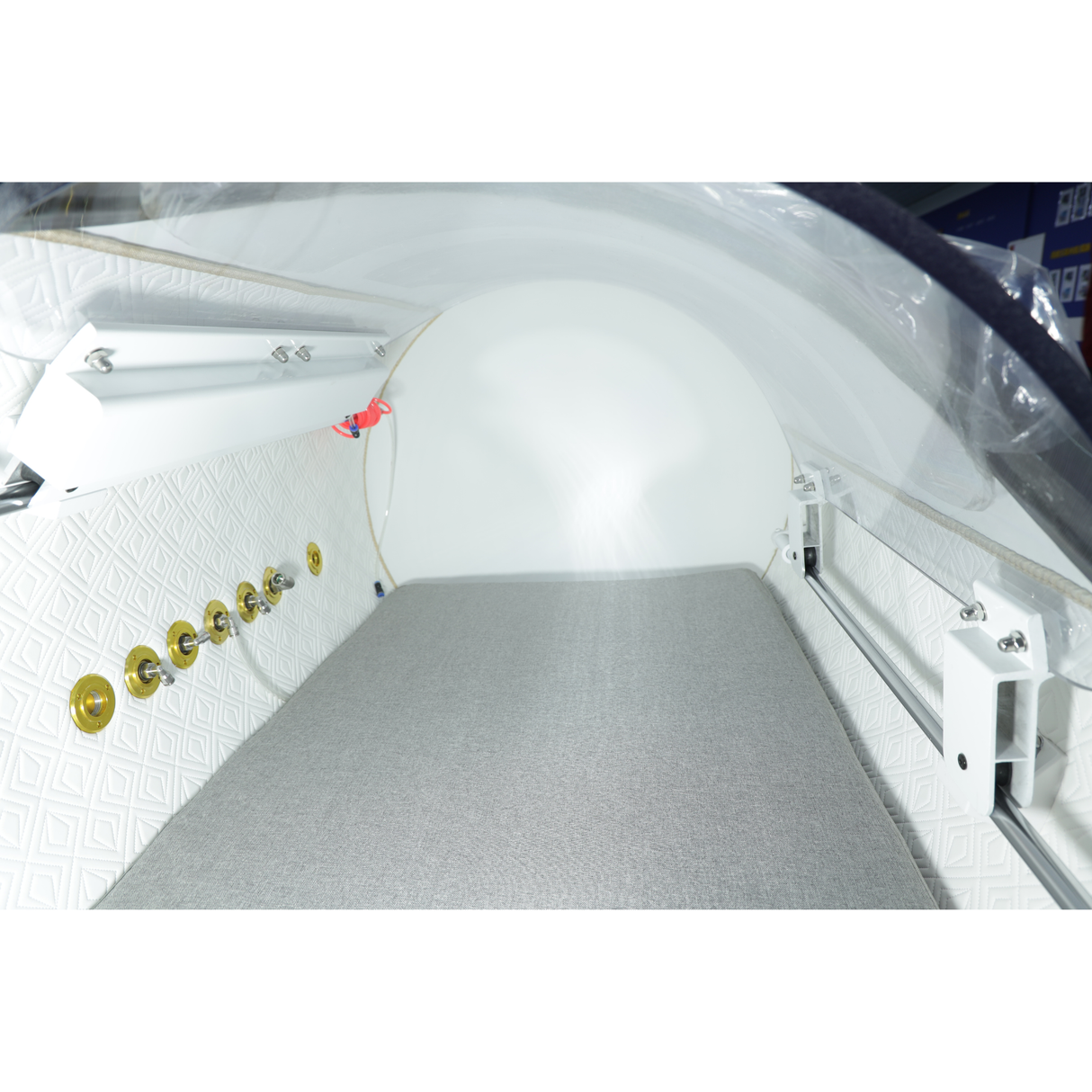 Oxyair - 2.0ATA Hard Shell HBOT Hyperbaric Chamber - OLV-YTD04